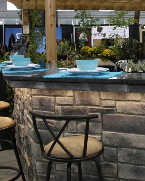 Outdoor Kitchens & Fireplaces